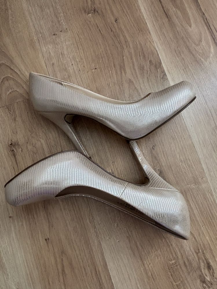 Deichamann zlote szpilki na obcasie buty na wesele rozmiar 38