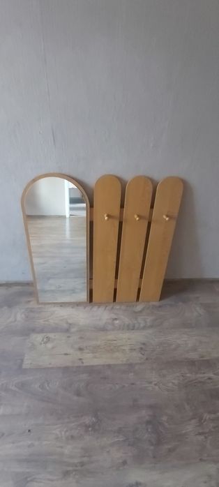 Komplet mebli za darmo oddam.
