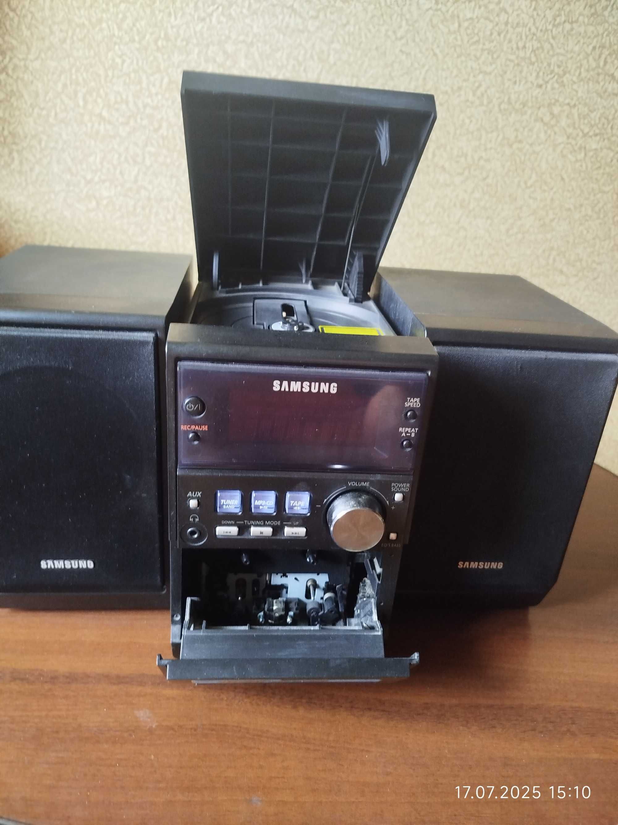 Музыкальный центр Samsung MM-T5.