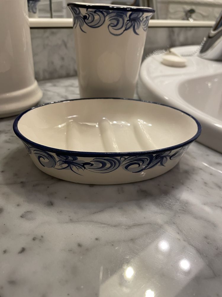 Saboneteira + copo + recipiente para algodão cerâmico