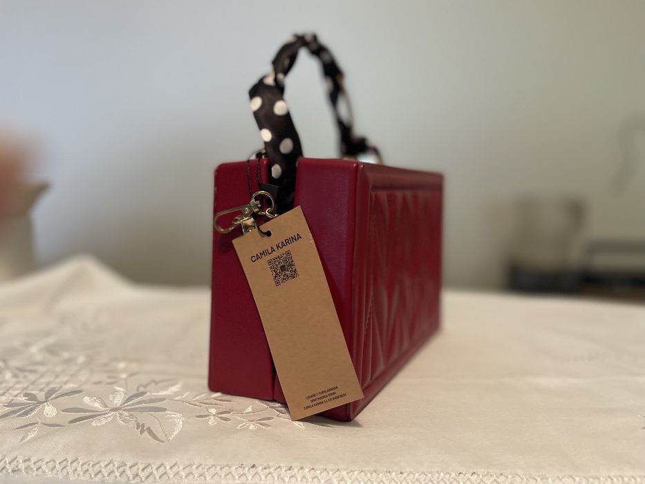 Mala NOVA com etiqueta