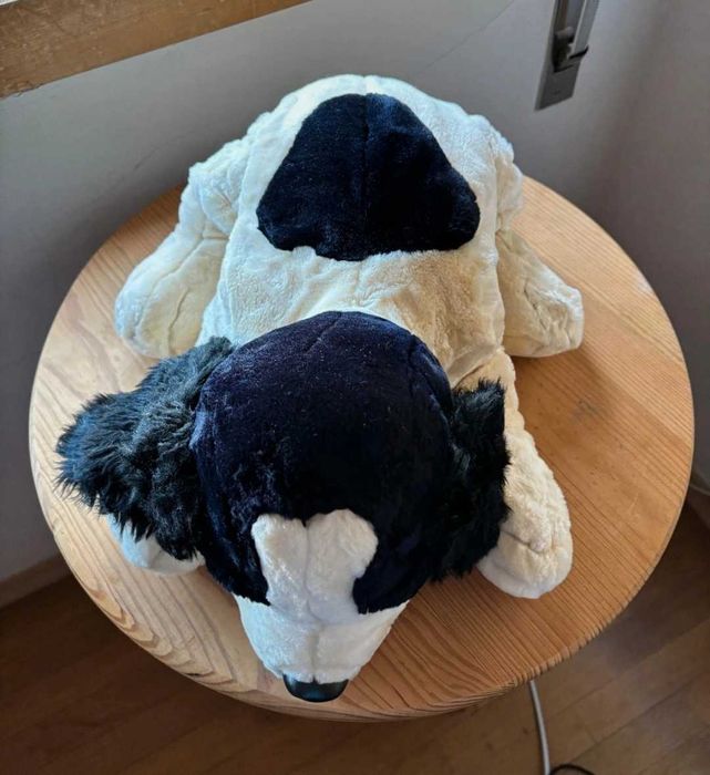 Cão de peluche fofo