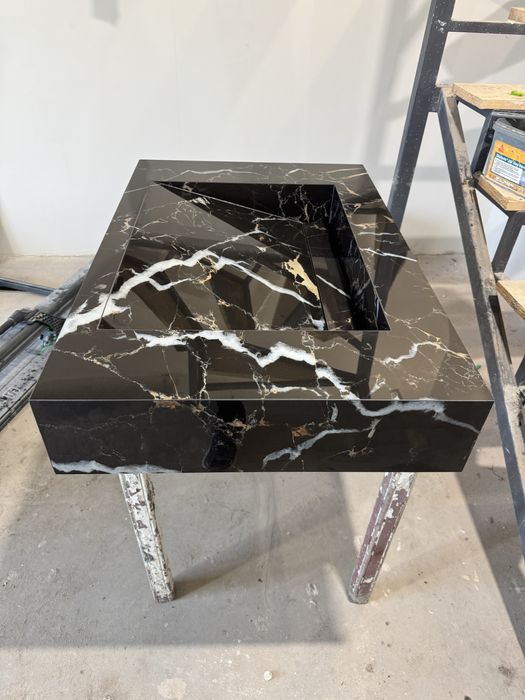 Умивальник з керамограніту