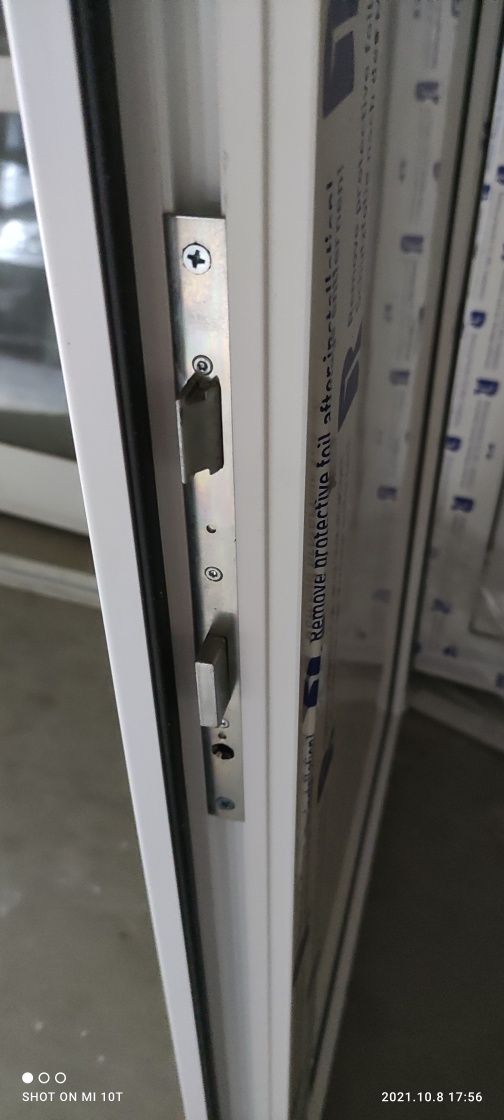 Nowe drzwi PCV zewnętrzne kompletne z wkładką i klamkami 98 x 198