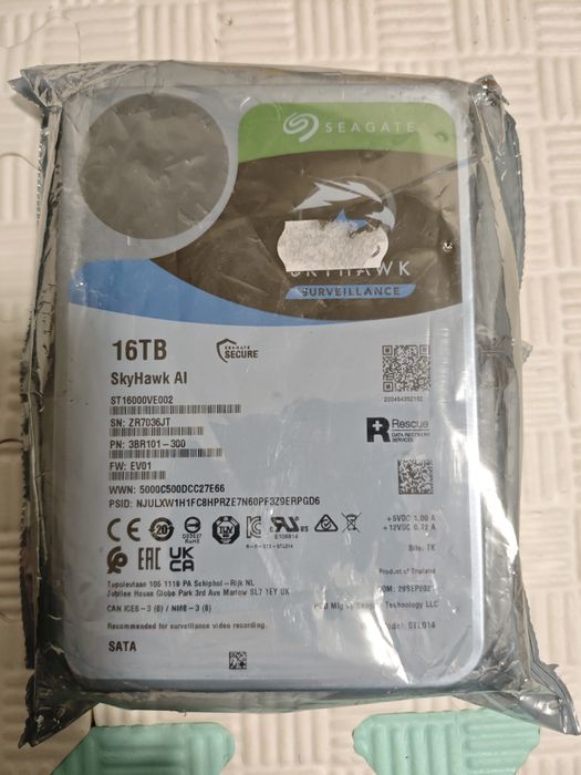 Жорсткий диск Seagate SkyHawk 16TB новий