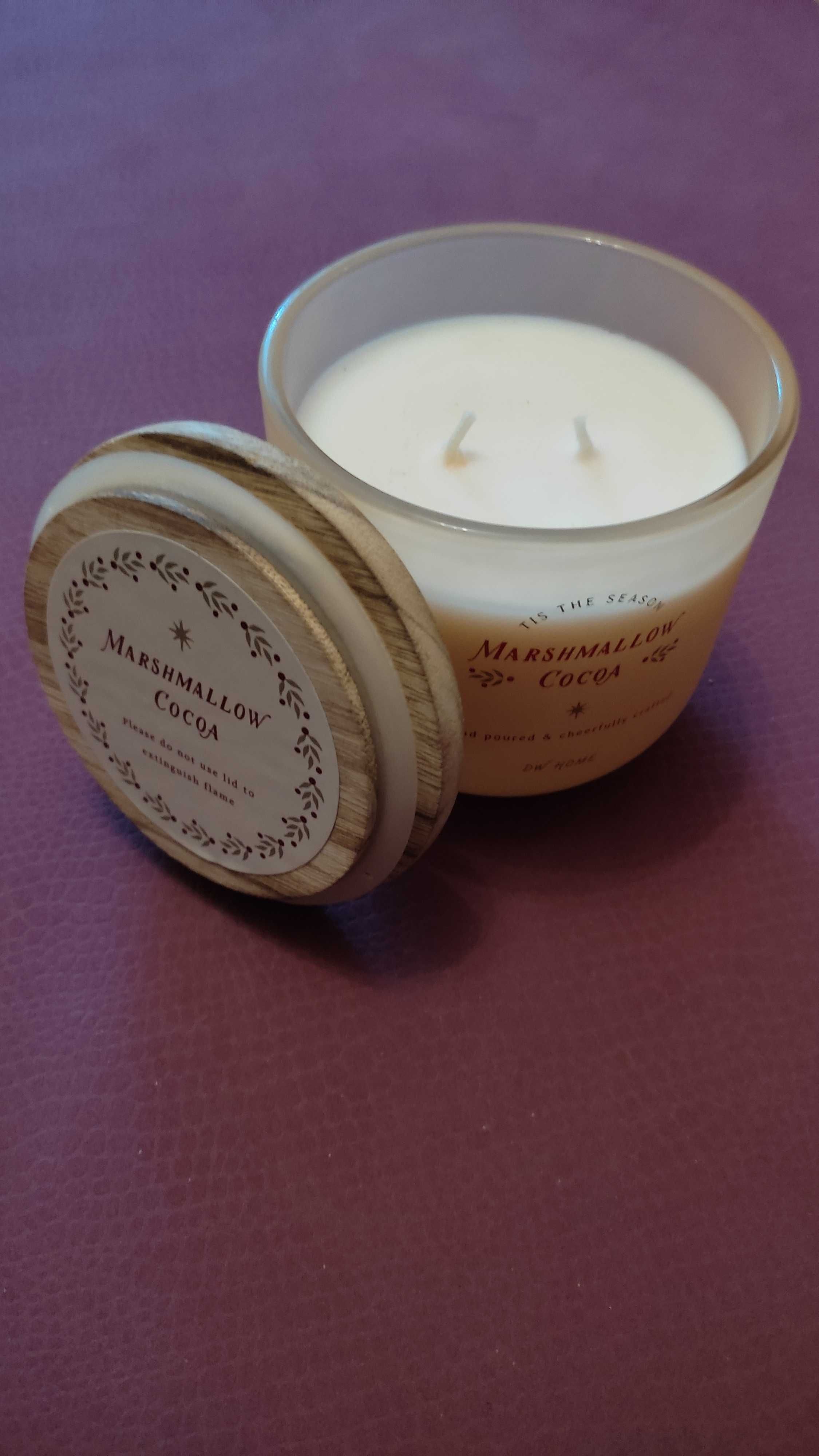 Велика ароматична свічка Маршмелоу-какао DW Home+ браслети в подарунок