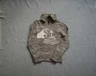 Gruby sweter z golfem
