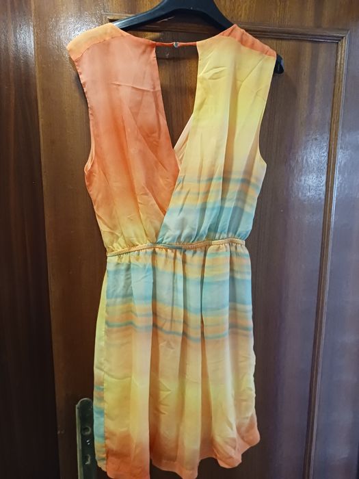 Vestido com varias cores