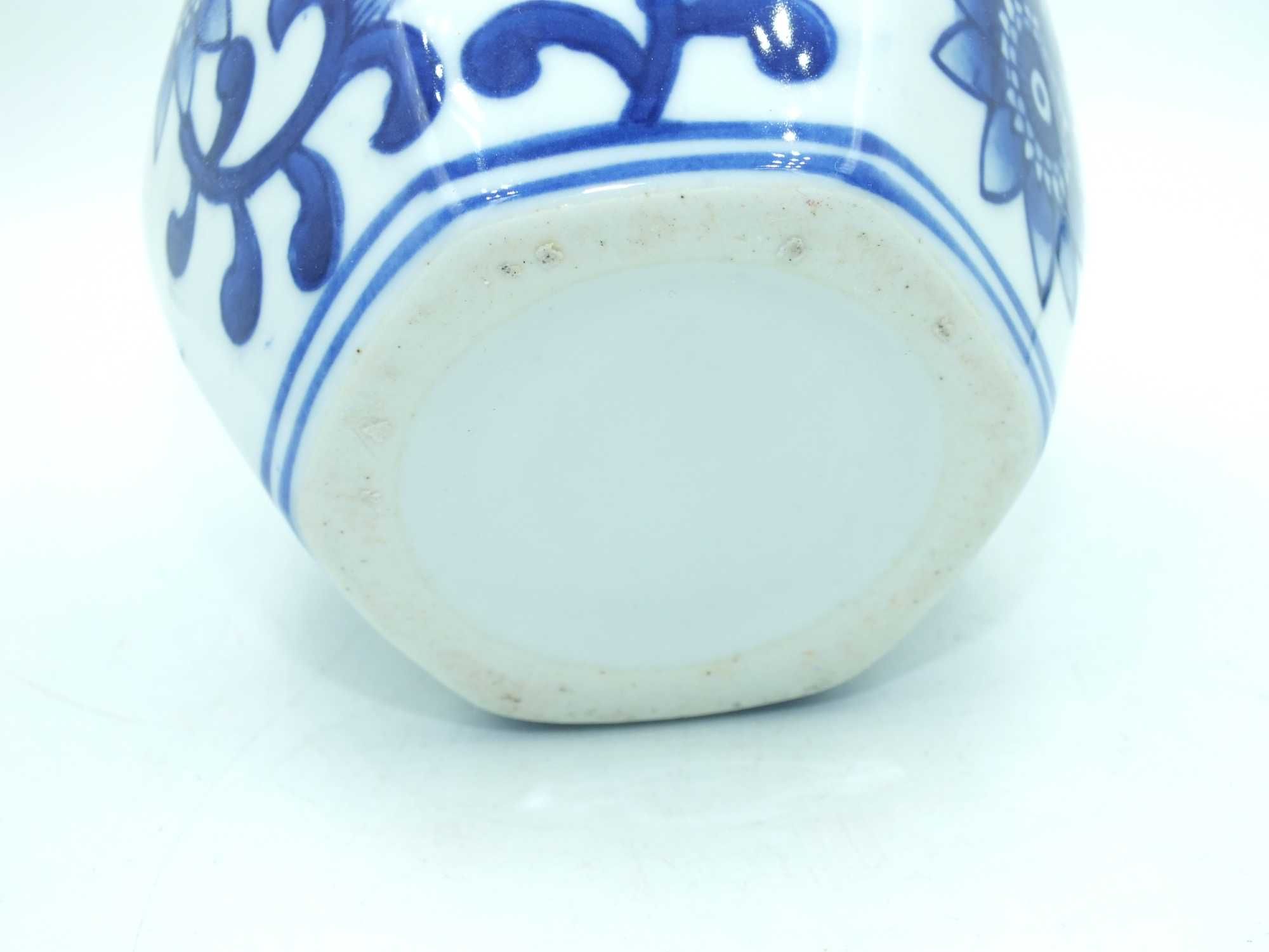 Chiński porcelanowy pojemnik styl Jingdezhen  B0924 kobalt i biel