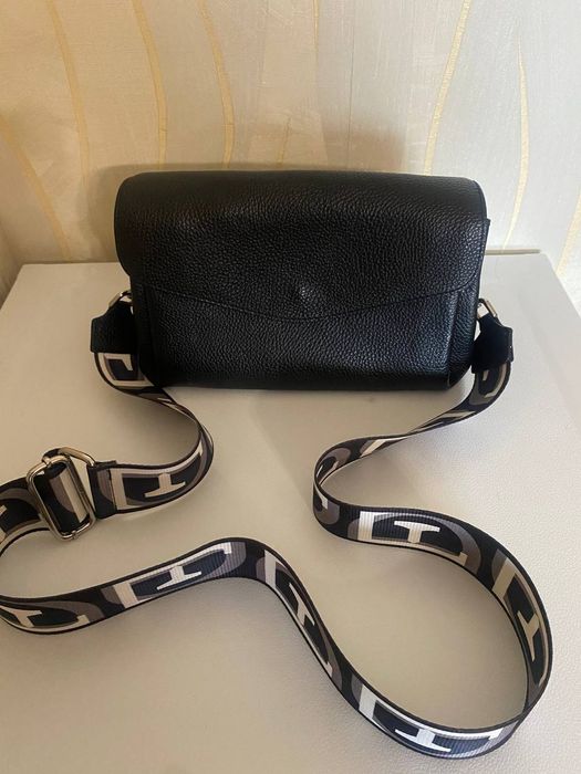 Жіноча сумочка з шкіри