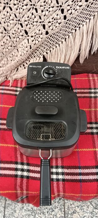 Vendo fritadeira pequena em bom estado