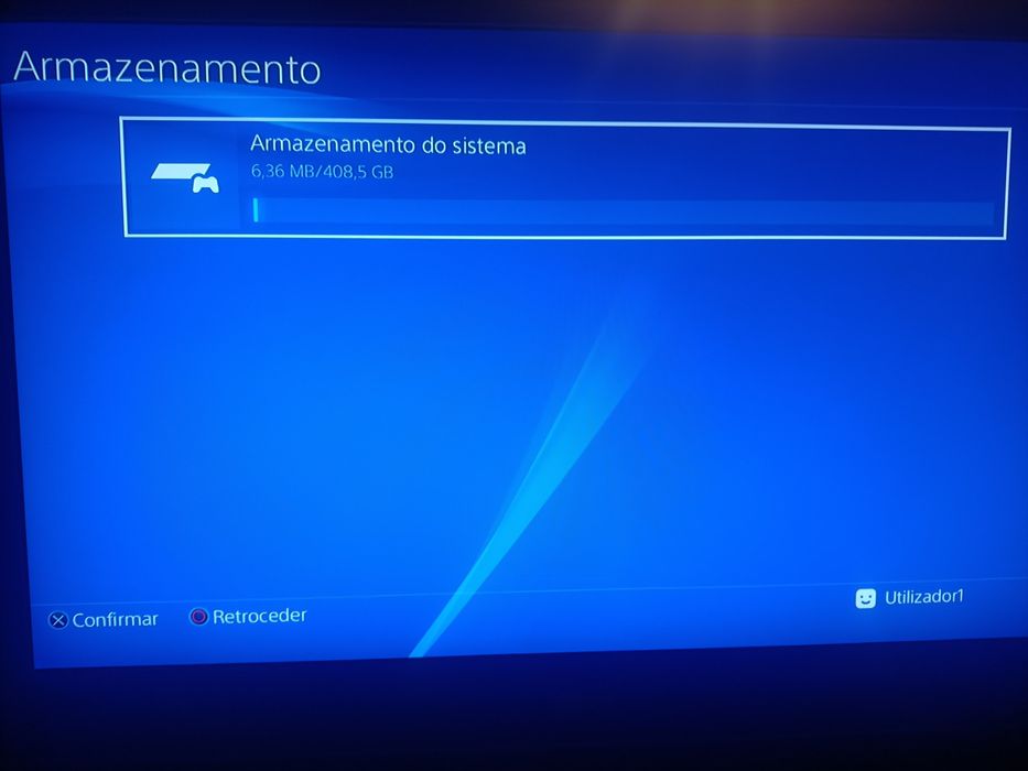 PlayStation 4 + comando + 2 jogos