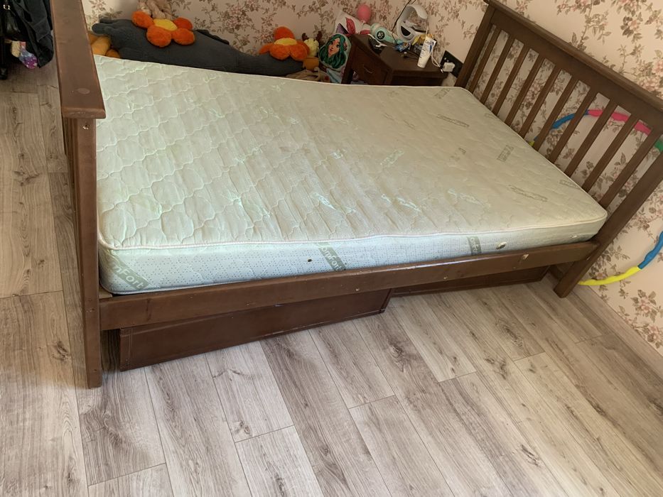 Продамо ліжко 1,5 доросле