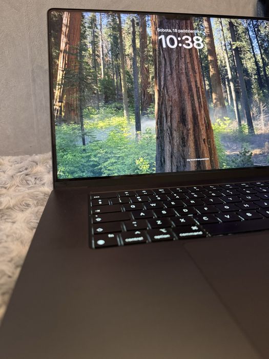 MacBook Pro 16 M3 Pro + magic mouse