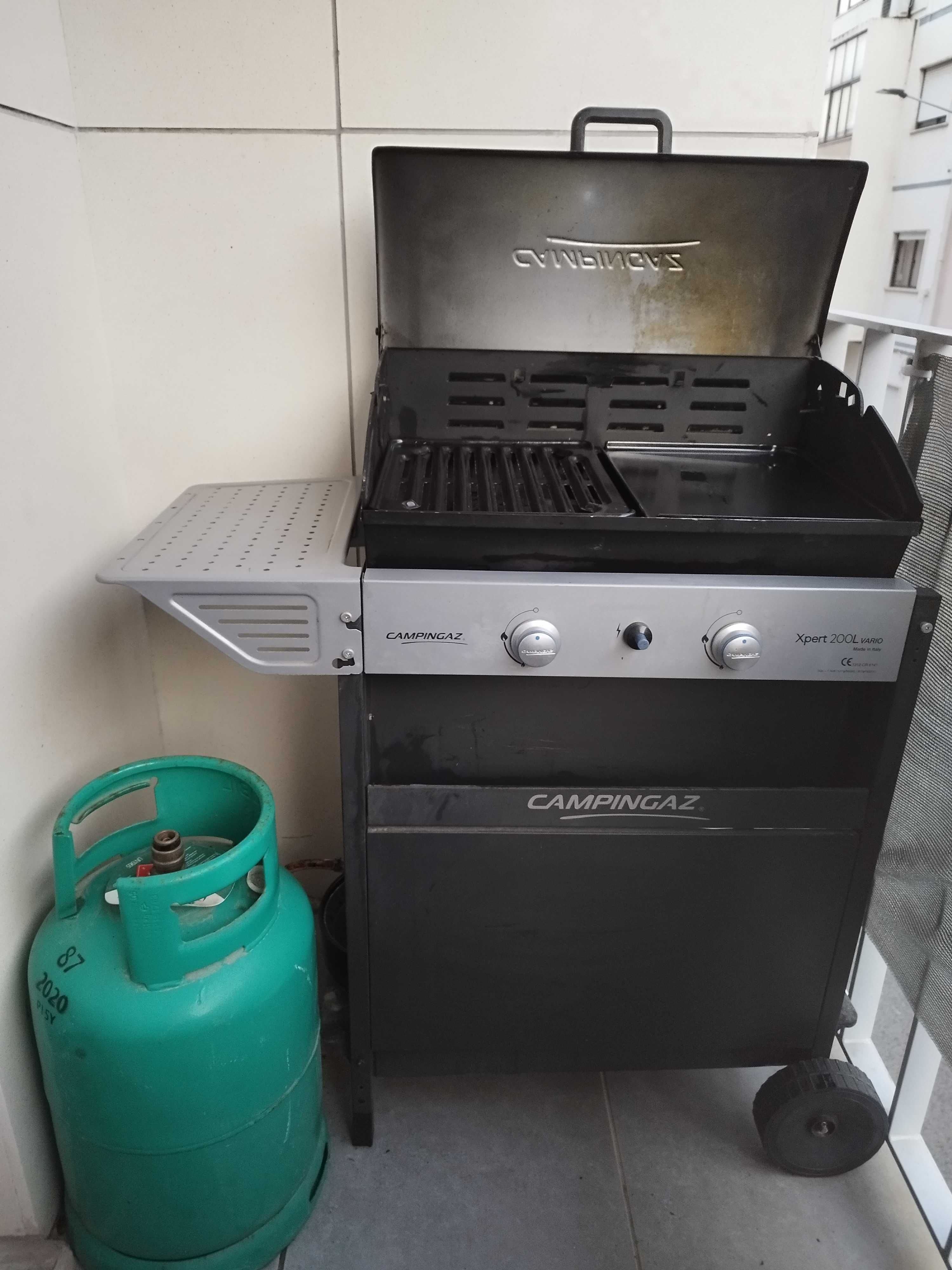 Grelhador barbecue a gás