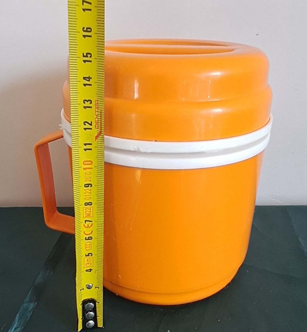 Termo sólido plástico laranja