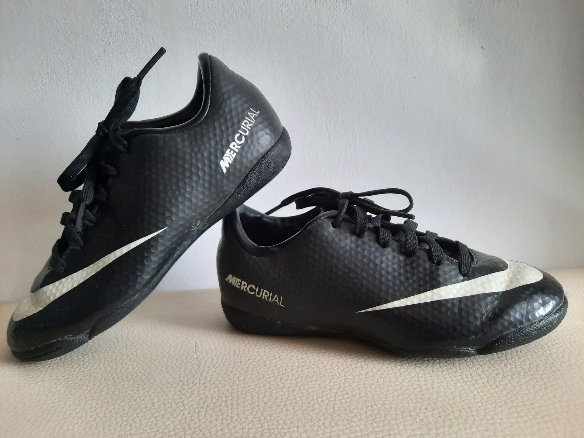 Halówki Nike Mercurial Victory rozmiar 28,5