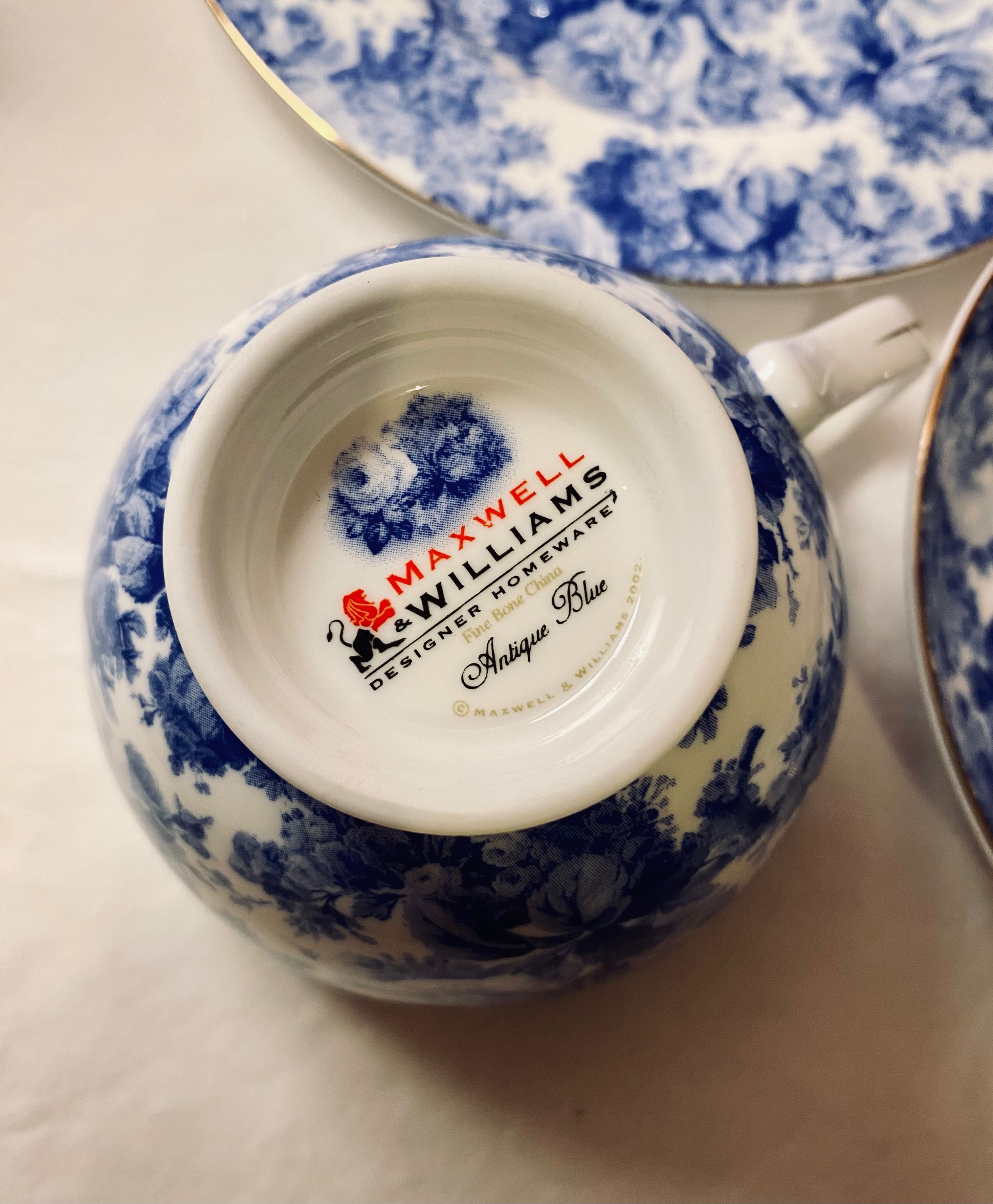 Maxwell & Williams Trio de porcelaine 
LeslievilleFinds