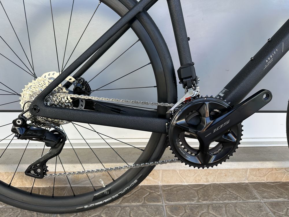 Bicicleta Scott Addict 40 - modelo 2025 di2