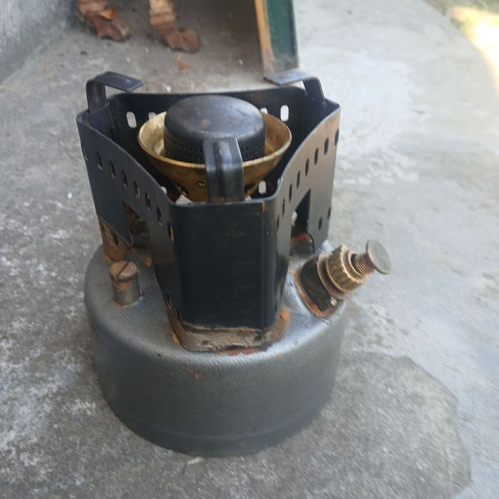 Продам газові і вуглекисневі балони,шмелі,редуктор,різаки.