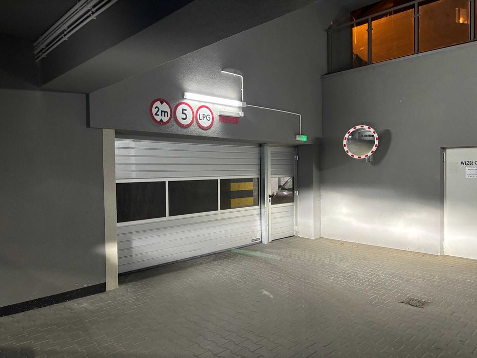 Garaż miejsce postojowe Lisia 12,14,16