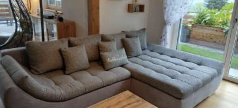 Sofa / Chaise Longue