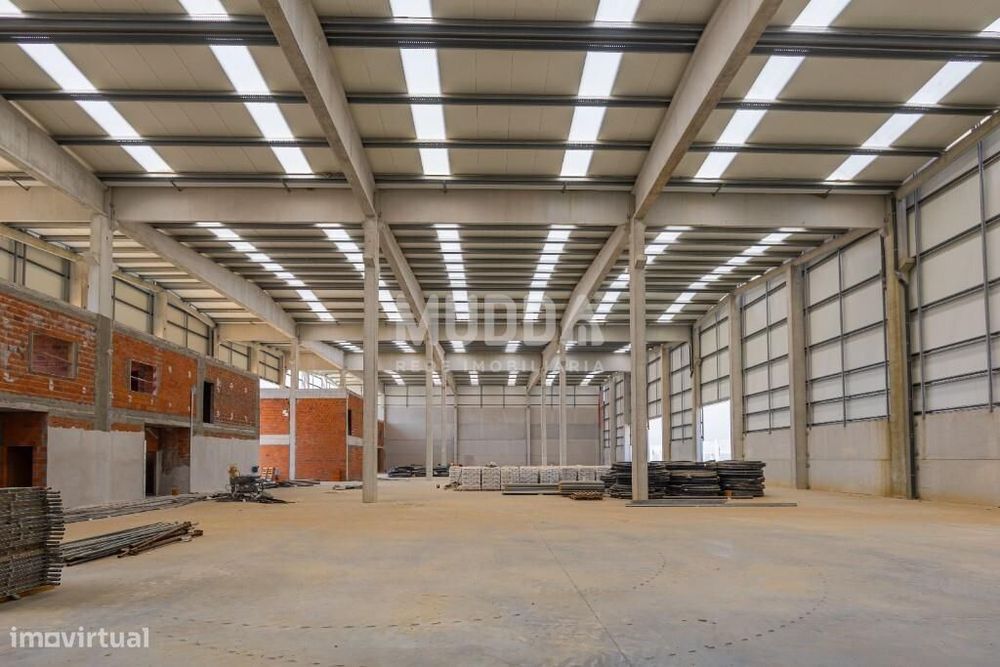 Armazéns novos para arrendamento na ZI da Farrapa - Arouca