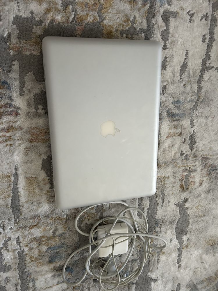 Macbook 2011 I7 SSD 256