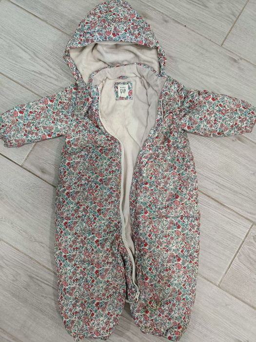 Зимний комбинезон gap 74-80