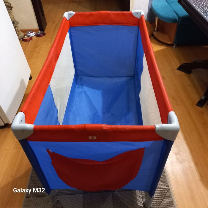 Продам детский манеж.