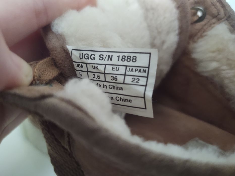 Prada оригінал туфлі ботільони ugg Australia