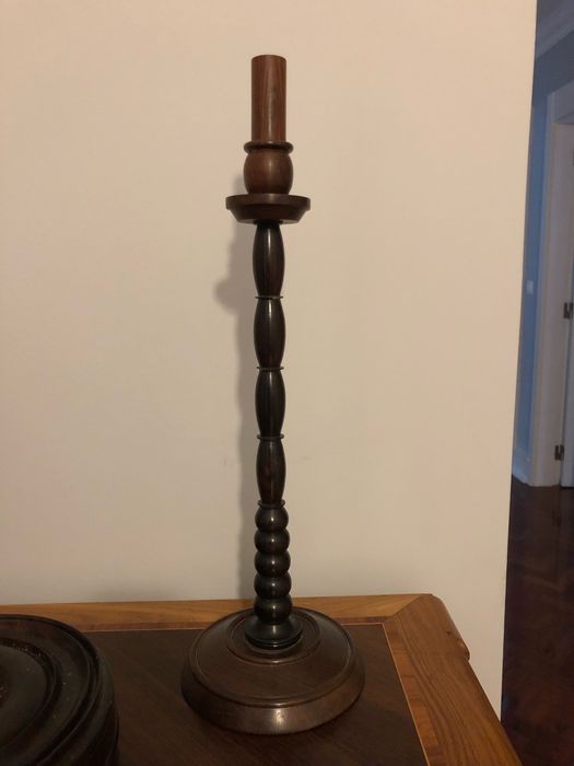 Estrutura antiga para candeeiro