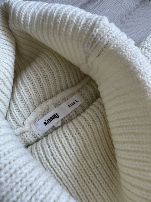 Молочний светр Sinsay