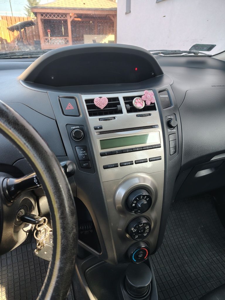 Sprzedam Toyotę Yaris II
