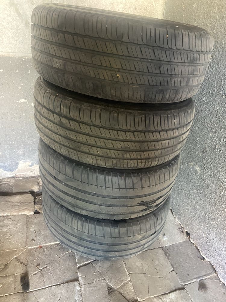 Продам шини michelin