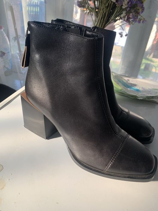 Жіночі ботінки демісезонні