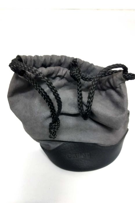 Bolsa para objetiva 24x70 cânon original em pel.