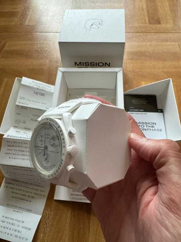 Idle New OMEGA Planet Moon Watch White