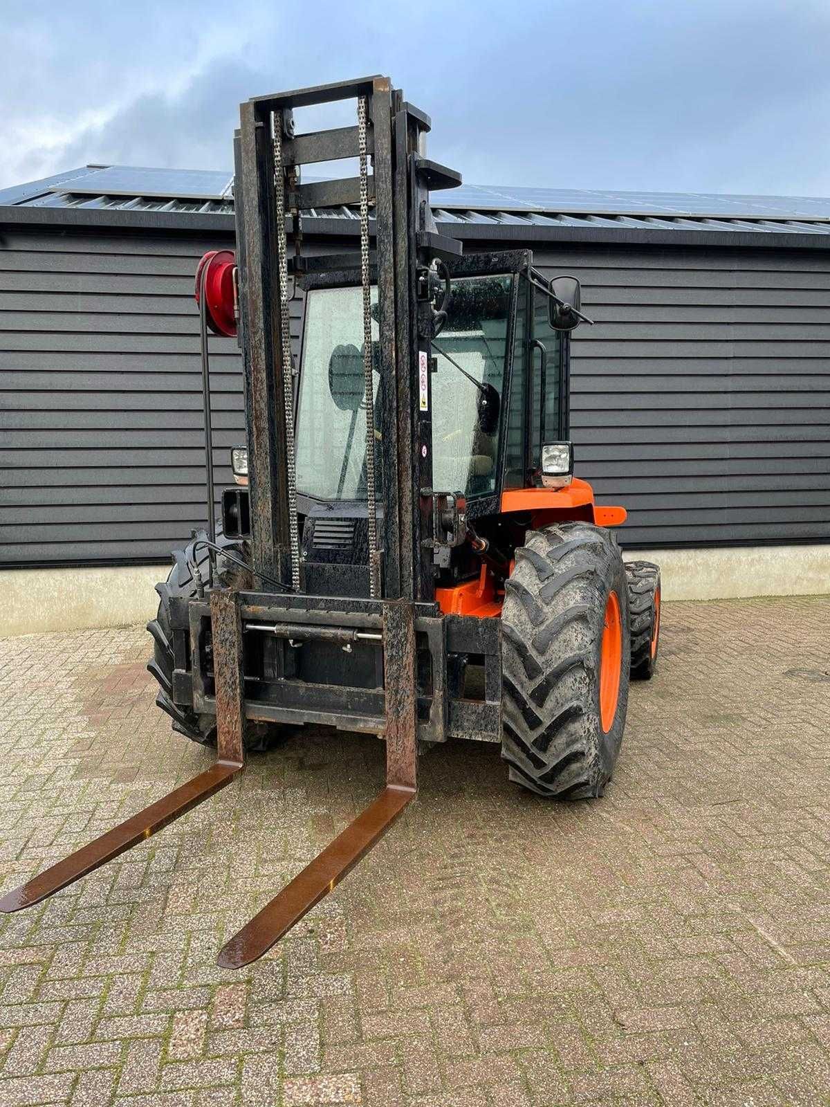 Wózek widłowy  JCB 930-4
