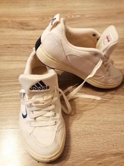 Buty sportowe damskie