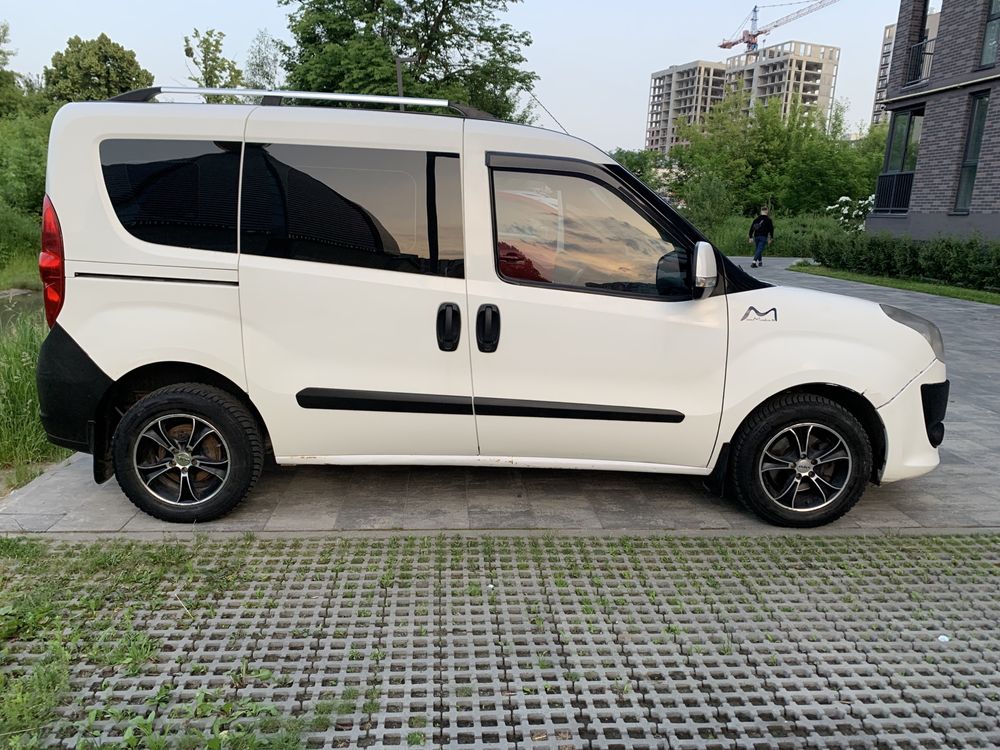 Fiat  Doblo 2.  2011р 1.6турбодизель