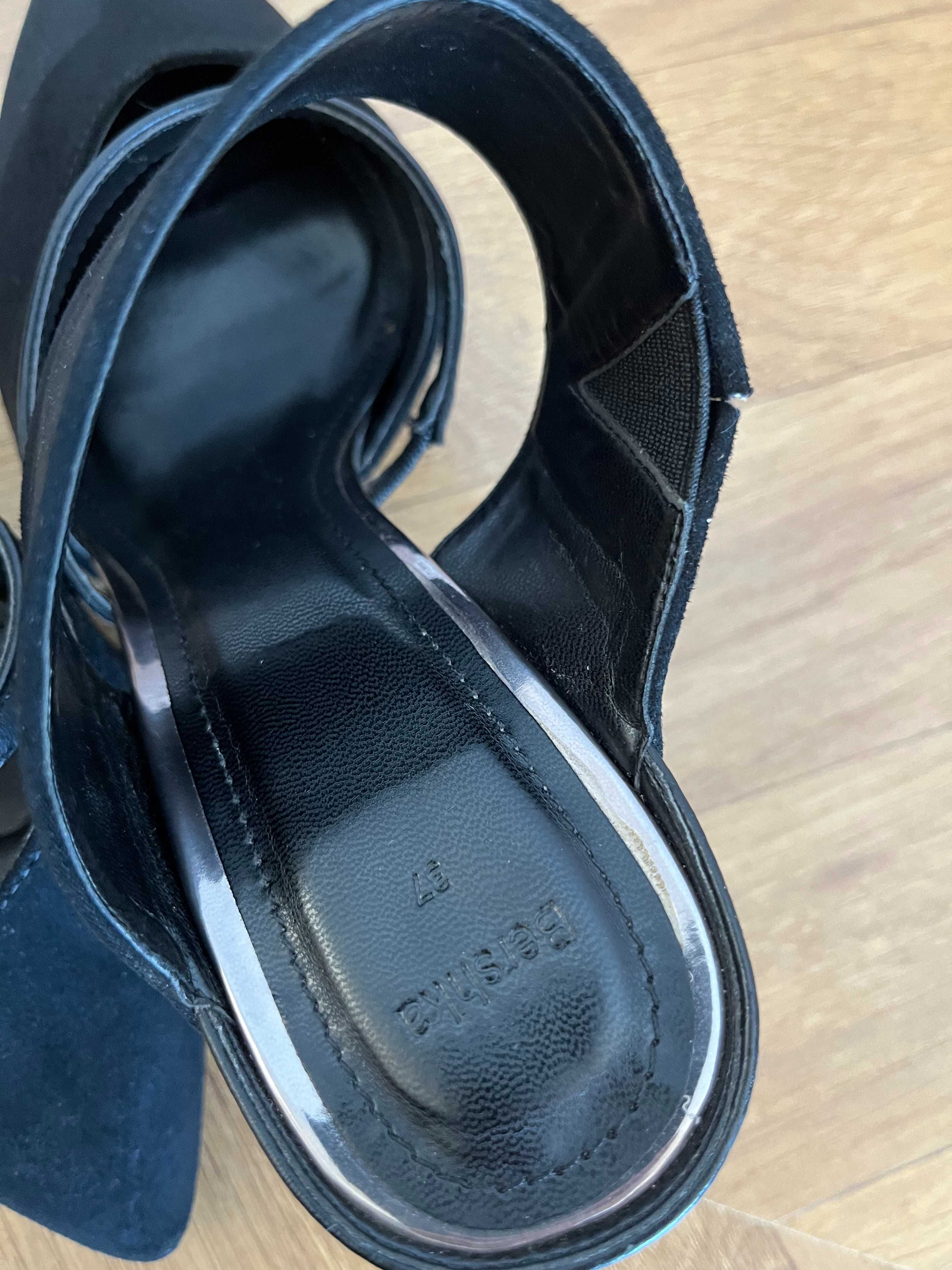 Czarne eleganckie szpliki od Bershka rozmiar 37