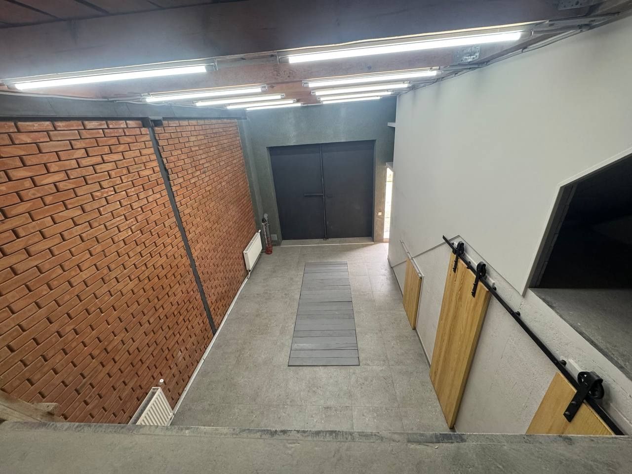 Продам великий гараж 120кв.м 4 поверхи під офіс, СТО або проживання