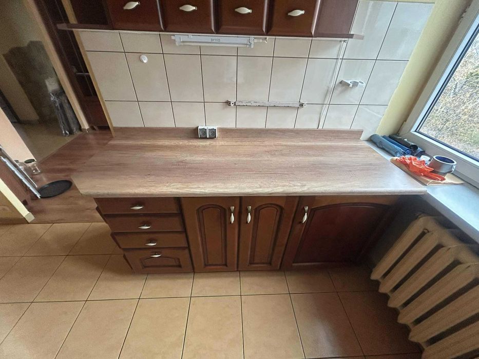 Meble do kuchni z wyposażeniem, drewniane fronty