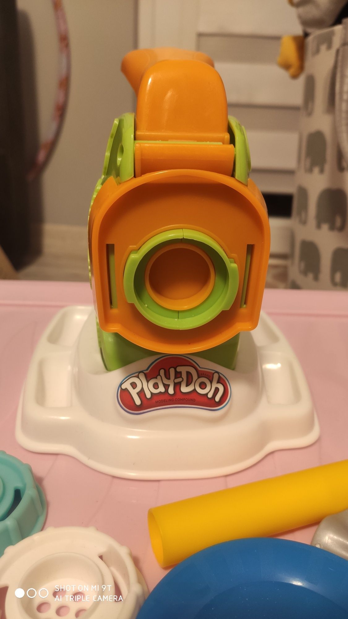 Play doh zabawa makaronowa