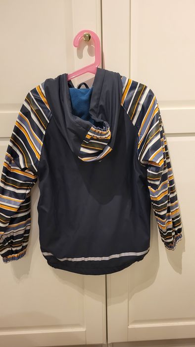 Conjunto para a chuva com interior em forro polar