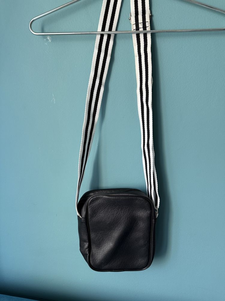 Torebka na ramię adidas, stan jak nowa