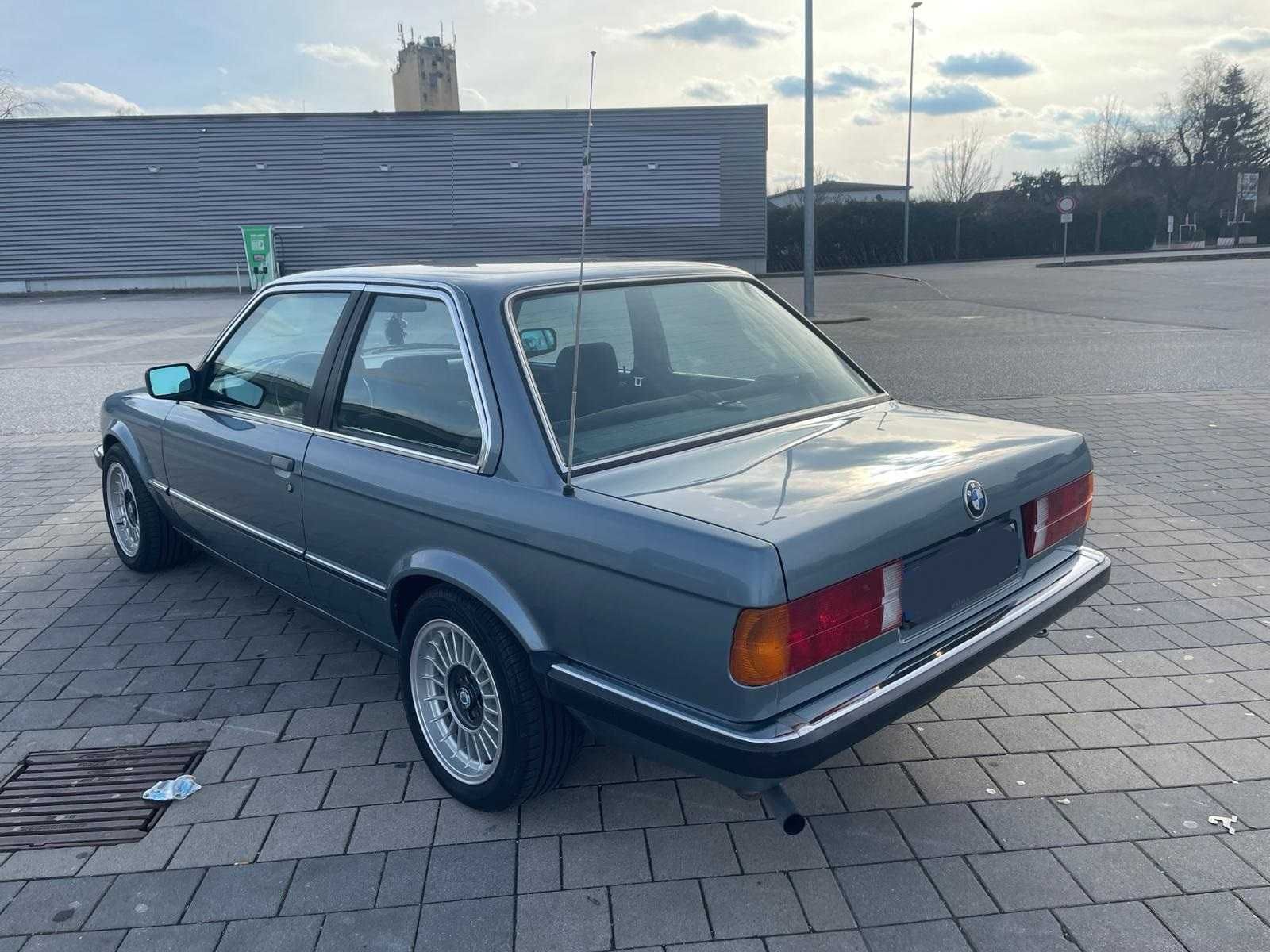 BMW E30 Coupe 318