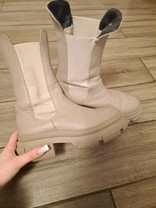 Продаються Челсі