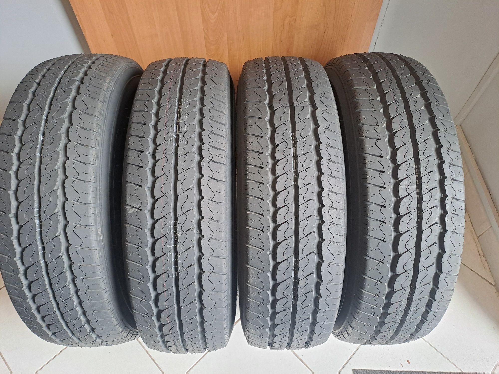 Opony 205 75 R16C  Maxxis Vansmart 2023r
